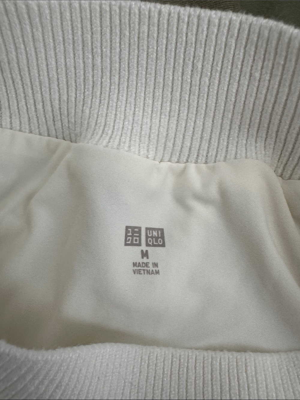 Uniqlo White Ribbed Mock Neck Tank - Picture 2 of 3